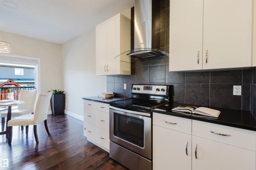 2122 Ware Road, Edmonton, AB - Indoor Photo Showing Kitchen