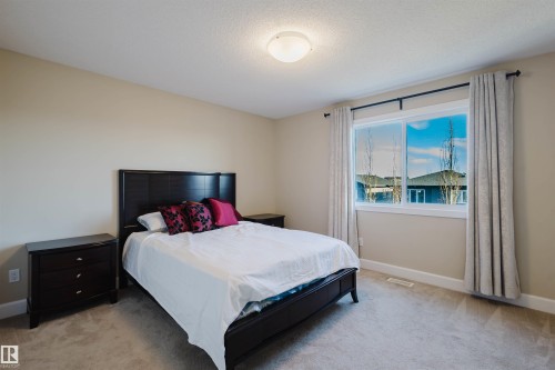 2122 Ware Road, Edmonton, AB - Indoor Photo Showing Bedroom
