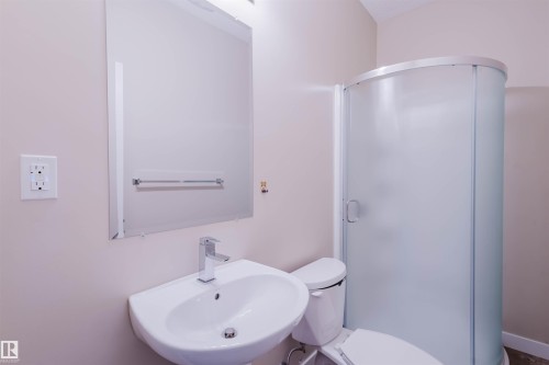 2122 Ware Road, Edmonton, AB - Indoor Photo Showing Bathroom