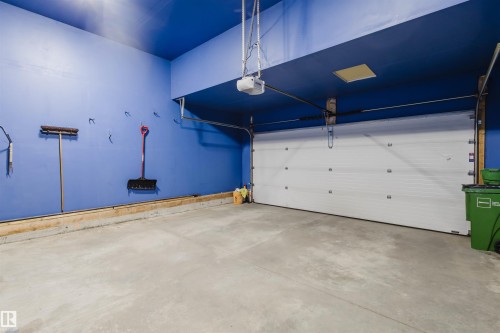 2122 Ware Road, Edmonton, AB - Indoor Photo Showing Garage
