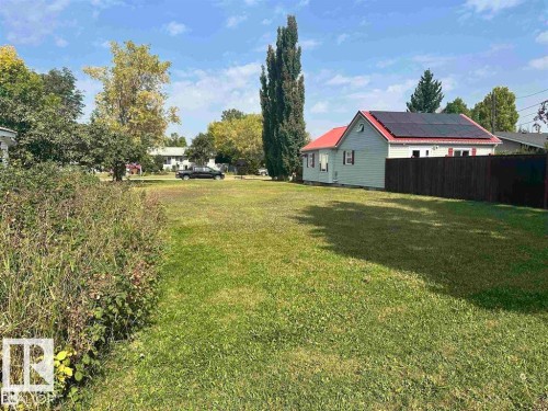 View of yard - 4511 54 Avenue, Wetaskiwin, AB 