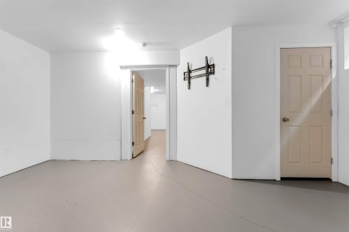 610 Tamarack Road, Edmonton, AB - Indoor Photo Showing Other Room