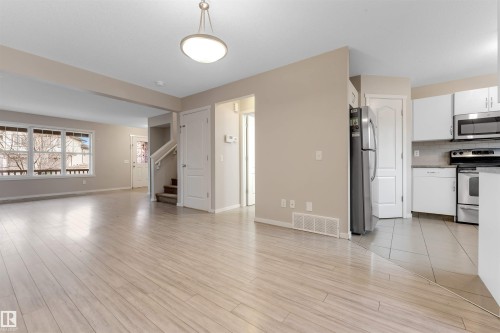 610 Tamarack Road, Edmonton, AB - Indoor