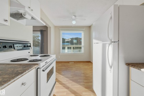 2206 38 Street, Edmonton, AB - Indoor Photo Showing Kitchen