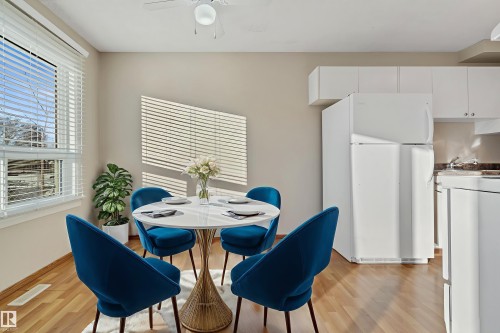 2206 38 Street, Edmonton, AB - Indoor