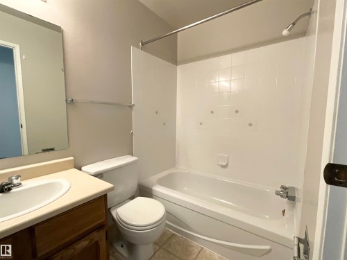 306 10826 113 Street, Edmonton, AB - Indoor Photo Showing Bathroom