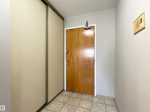 306 10826 113 Street, Edmonton, AB - Indoor Photo Showing Other Room