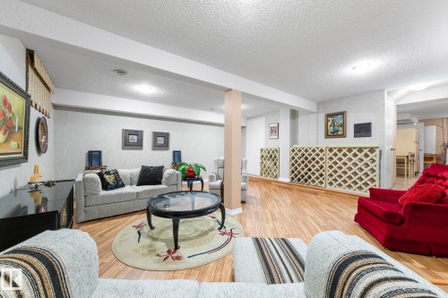 11126 173A Avenue, Edmonton, AB - Indoor Photo Showing Living Room