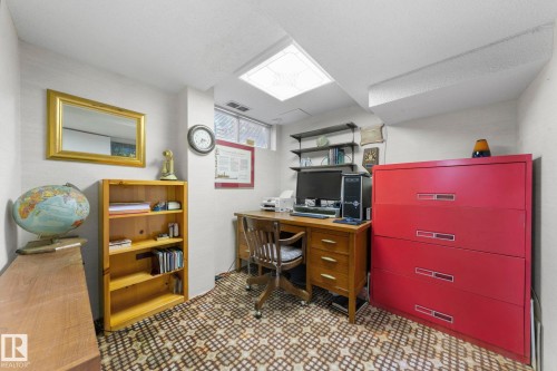 11126 173A Avenue, Edmonton, AB - Indoor Photo Showing Office