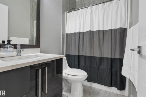 17022 62 Street, Edmonton, AB - Indoor Photo Showing Bathroom