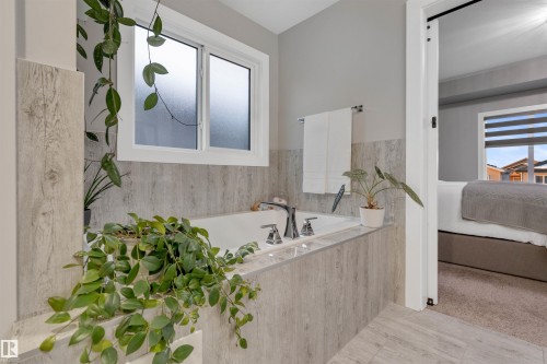 17022 62 Street, Edmonton, AB - Indoor Photo Showing Bathroom