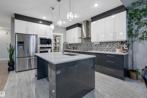 17022 62 Street, Edmonton, AB - Indoor Photo Showing Kitchen With Upgraded Kitchen