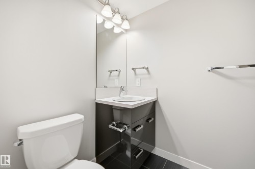 606 10410 102 Avenue, Edmonton, AB - Indoor Photo Showing Bathroom