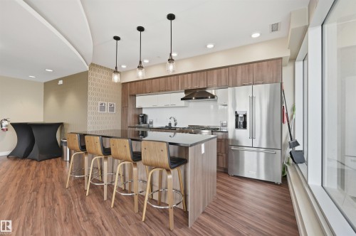 2002 9720 106 Street, Edmonton, AB - Indoor Photo Showing Kitchen With Upgraded Kitchen