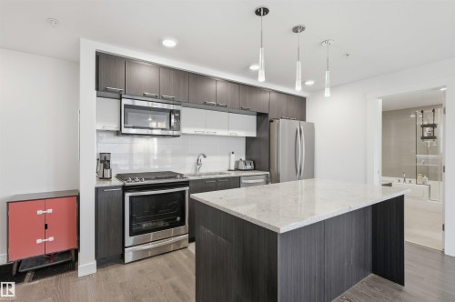 2002 9720 106 Street, Edmonton, AB - Indoor Photo Showing Kitchen With Upgraded Kitchen