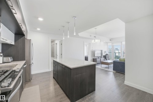 2002 9720 106 Street, Edmonton, AB - Indoor Photo Showing Kitchen With Upgraded Kitchen