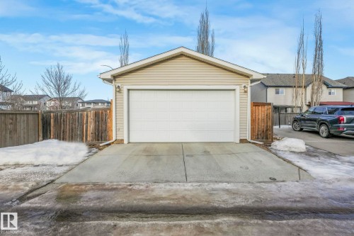 Garage with a residential view - 385 Secord Boulevard, Edmonton, AB - Outdoor