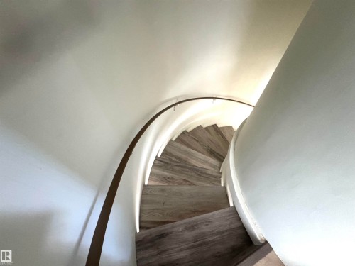 View of stairway - 9535 147 Avenue, Edmonton, AB - Indoor Photo Showing Other Room