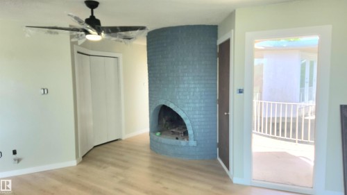 9535 147 Avenue, Edmonton, AB - Indoor Photo Showing Other Room