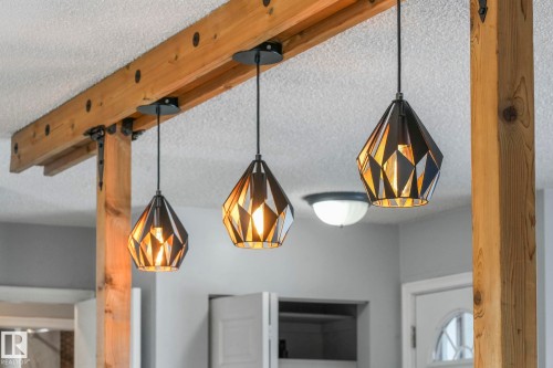 9007 135 Avenue, Edmonton, AB - Indoor Photo Showing Other Room