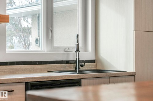 9007 135 Avenue, Edmonton, AB - Indoor