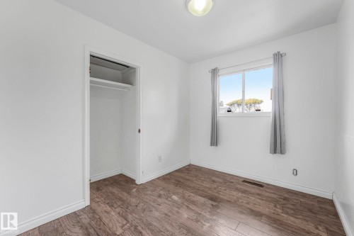 9007 135 Avenue, Edmonton, AB - Indoor Photo Showing Other Room