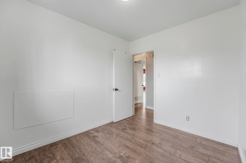 9007 135 Avenue, Edmonton, AB - Indoor Photo Showing Other Room