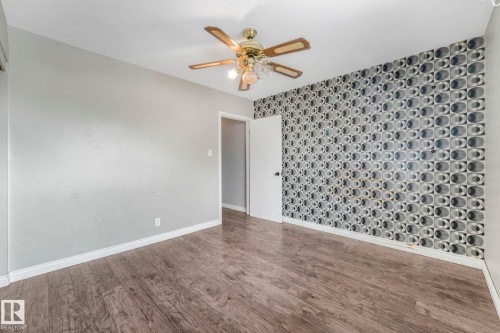9007 135 Avenue, Edmonton, AB - Indoor Photo Showing Other Room