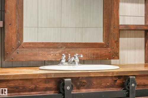 9007 135 Avenue, Edmonton, AB - Indoor Photo Showing Bathroom