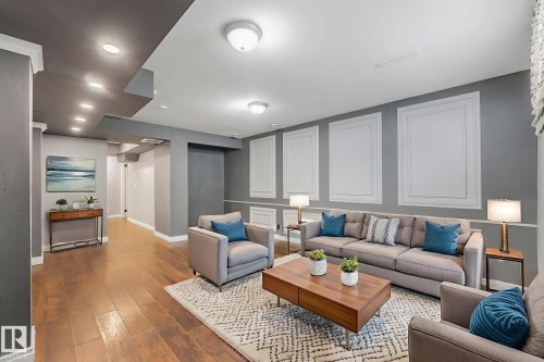 9007 135 Avenue, Edmonton, AB - Indoor Photo Showing Living Room
