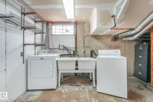 9007 135 Avenue, Edmonton, AB - Indoor Photo Showing Laundry Room