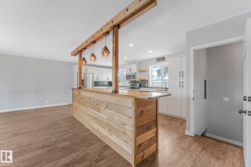 9007 135 Avenue, Edmonton, AB - Indoor
