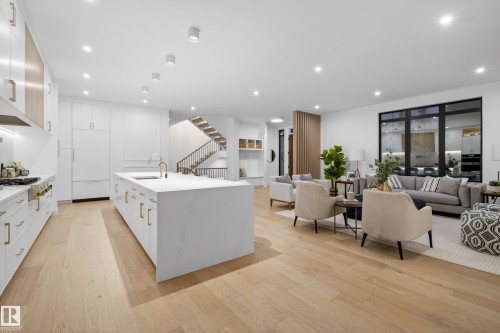 14320 Mackenzie Drive, Edmonton, AB - Indoor Photo Showing Kitchen With Upgraded Kitchen