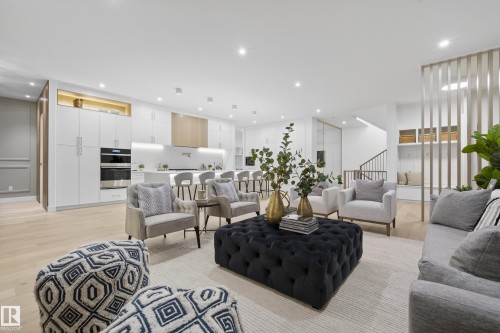 14320 Mackenzie Drive, Edmonton, AB - Indoor Photo Showing Living Room