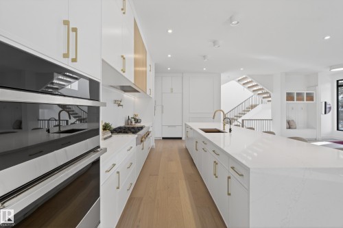 14320 Mackenzie Drive, Edmonton, AB - Indoor Photo Showing Kitchen With Upgraded Kitchen