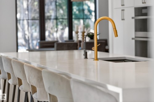 14320 Mackenzie Drive, Edmonton, AB - Indoor