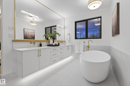 14320 Mackenzie Drive, Edmonton, AB - Indoor Photo Showing Bathroom