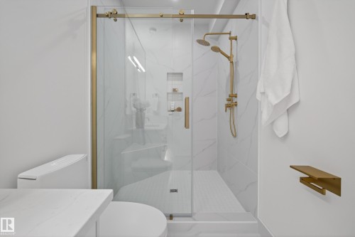 14320 Mackenzie Drive, Edmonton, AB - Indoor Photo Showing Bathroom