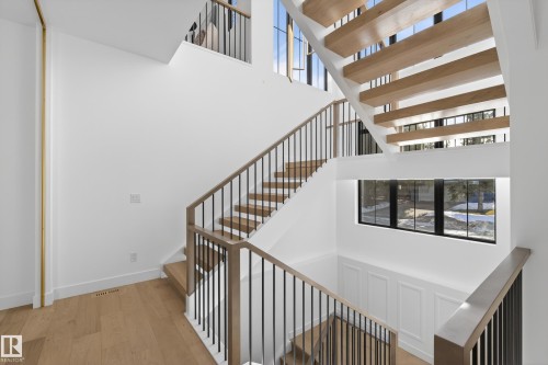 14320 Mackenzie Drive, Edmonton, AB - Indoor Photo Showing Other Room