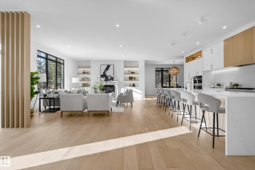 14320 Mackenzie Drive, Edmonton, AB - Indoor Photo Showing Living Room