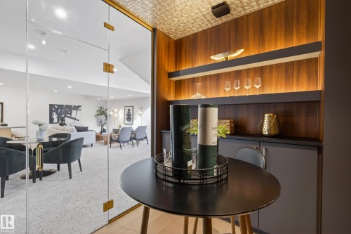 14320 Mackenzie Drive, Edmonton, AB - Indoor