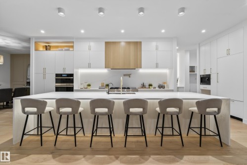 14320 Mackenzie Drive, Edmonton, AB - Indoor Photo Showing Kitchen With Upgraded Kitchen