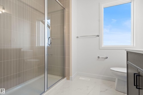 2124 Muckleplum Crescent, Edmonton, AB - Indoor Photo Showing Bathroom