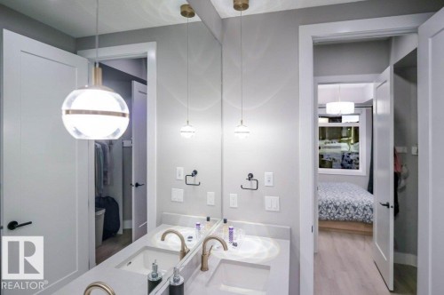 101 7471 May Common, Edmonton, AB - Indoor Photo Showing Bathroom