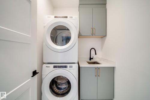24 Blackbird Bend, Fort Saskatchewan, AB - Indoor Photo Showing Laundry Room