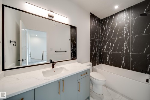 24 Blackbird Bend, Fort Saskatchewan, AB - Indoor Photo Showing Bathroom