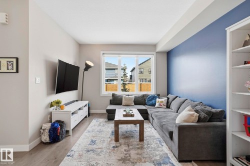 23 1480 Watt Drive, Edmonton, AB - Indoor Photo Showing Living Room