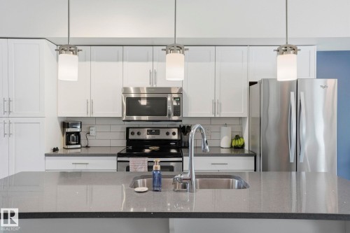 23 1480 Watt Drive, Edmonton, AB - Indoor Photo Showing Kitchen With Stainless Steel Kitchen With Upgraded Kitchen