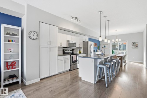 23 1480 Watt Drive, Edmonton, AB - Indoor Photo Showing Kitchen With Stainless Steel Kitchen With Upgraded Kitchen