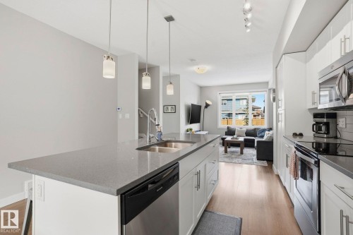 23 1480 Watt Drive, Edmonton, AB - Indoor Photo Showing Kitchen With Stainless Steel Kitchen With Double Sink With Upgraded Kitchen